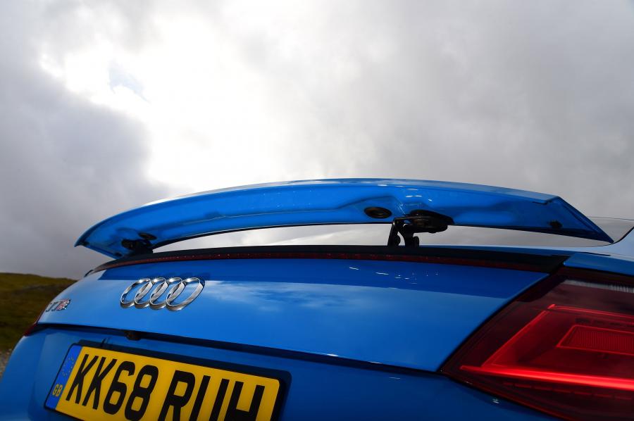 Детали экстерьера Audi TTS Coupe (8S) 2019 года  (UK) (фото 14 из 17)